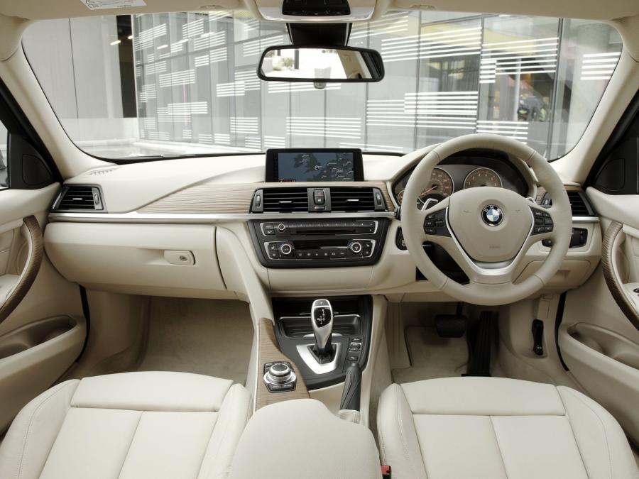  BMW 328i Sedan Modern Line 2012 года  (UK) (фото 10 из 11)